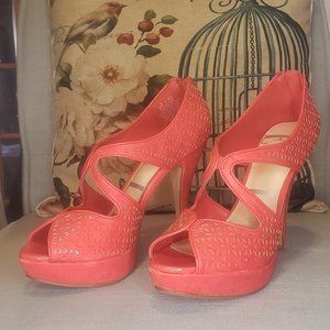 Coral platform heels